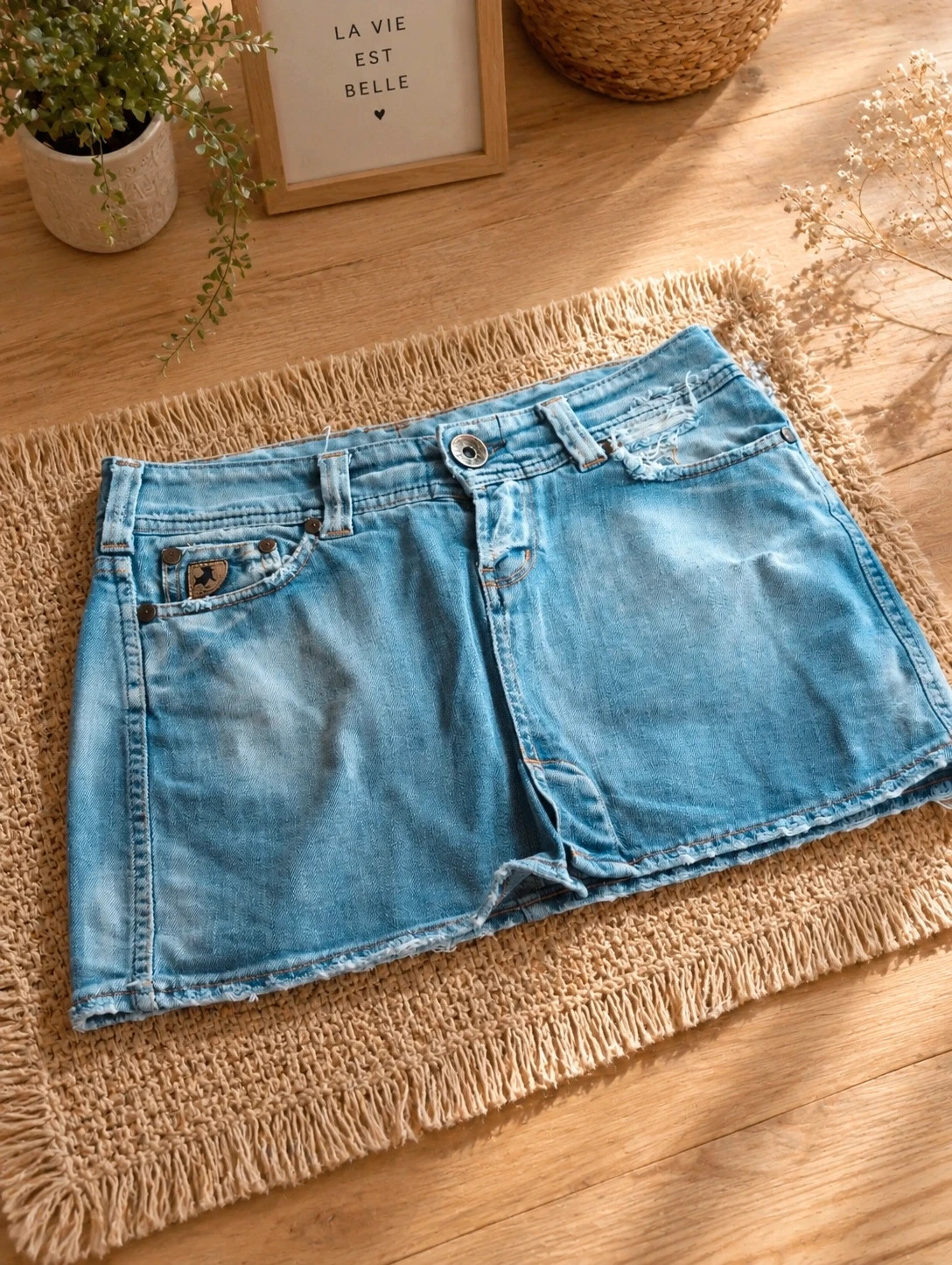Jupe en jean vintage Loïs Y2K - taille 36- mini jupe denim bleu clair iconique – Tendance – taille S / 36 / 8 2