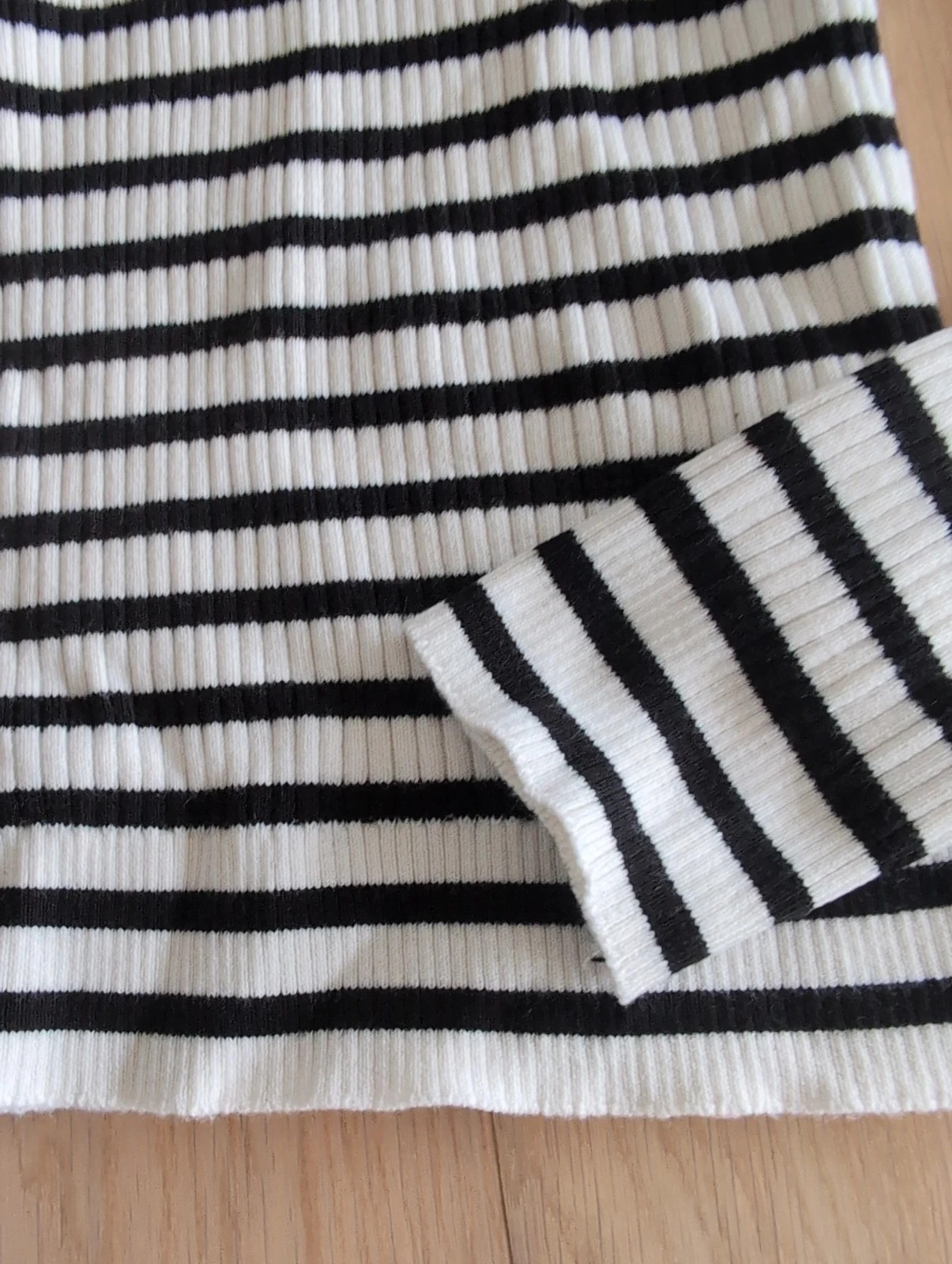 Marinière H&M côtelée noir & blanc – Taille M/38 – État neuf – H&M – taille M / 38 / 10 4