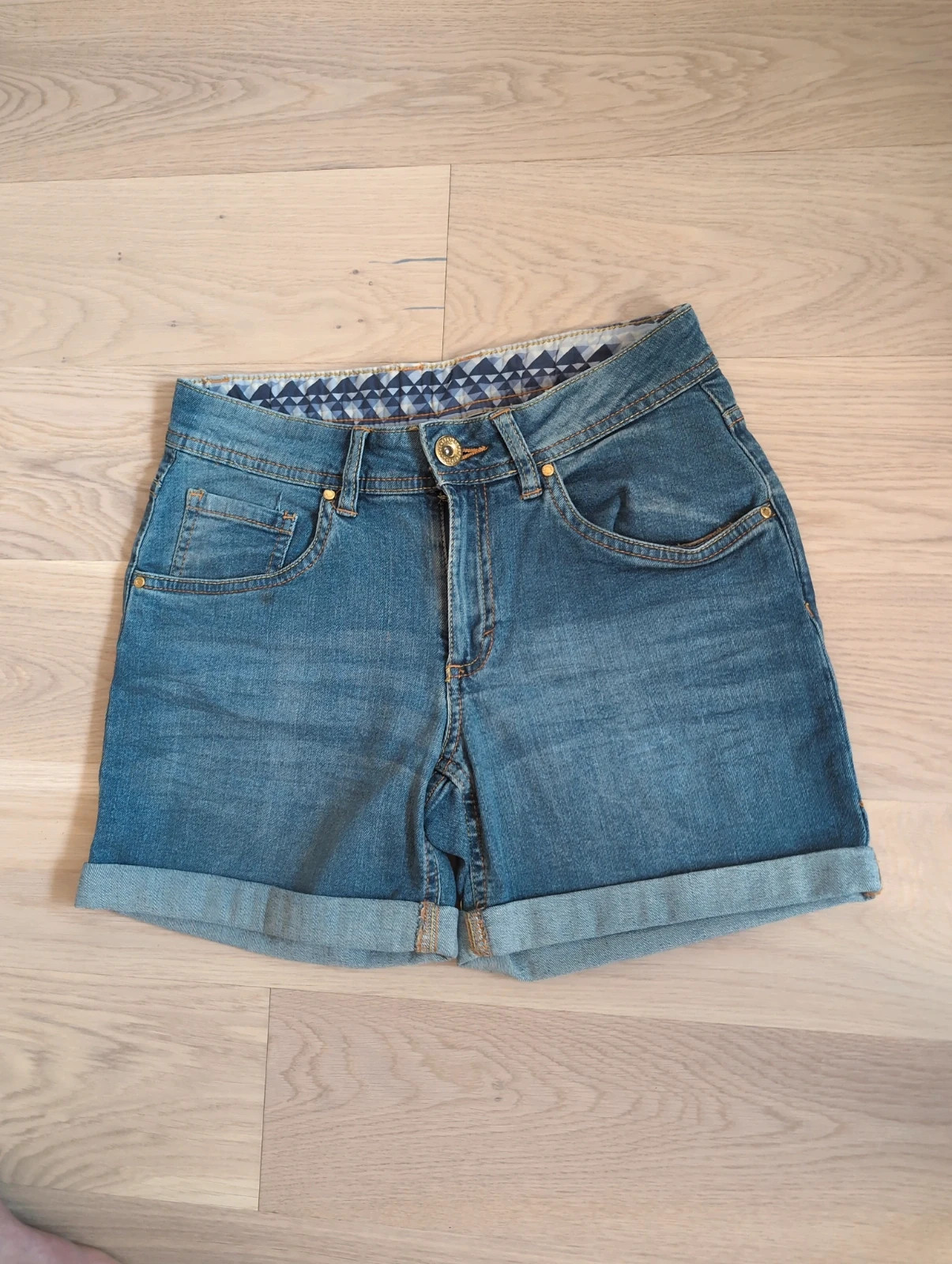 Short en jean ultra tendance – Esmara – Taille 36 – Style premium – Tendance – taille S / 36 / 8 3