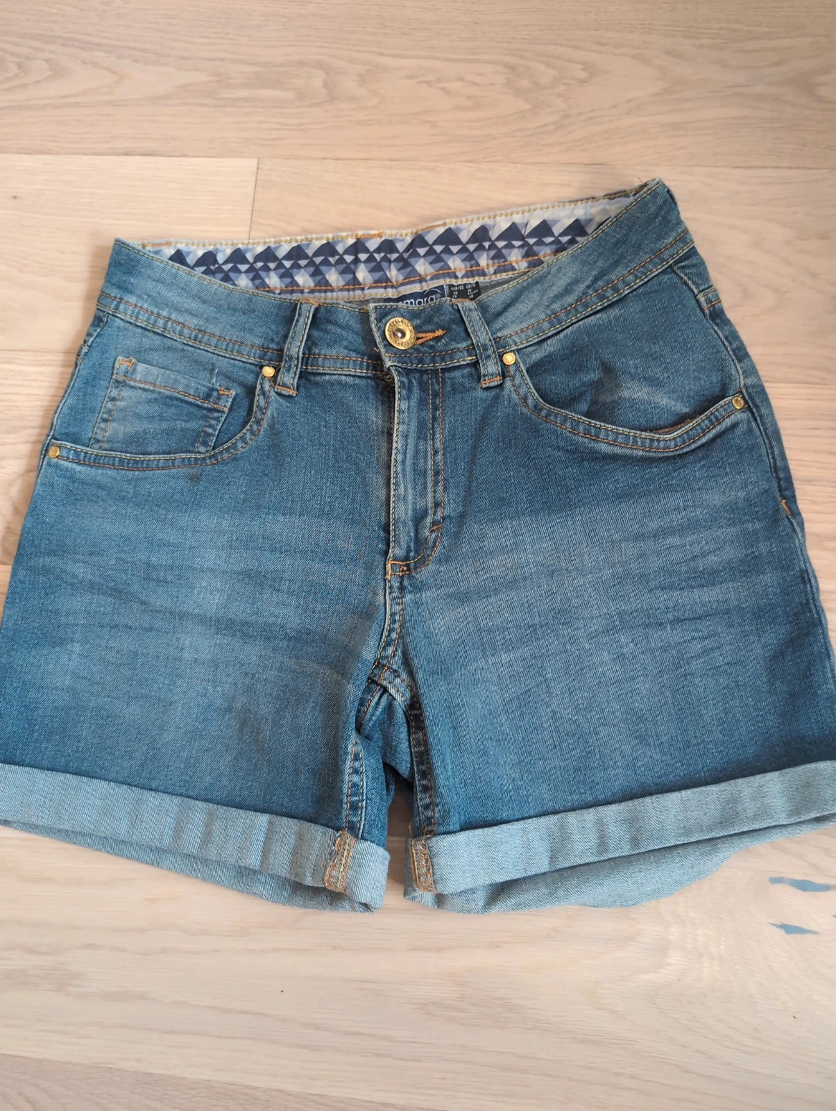 Short en jean ultra tendance – Esmara – Taille 36 – Style premium – Tendance – taille S / 36 / 8 4