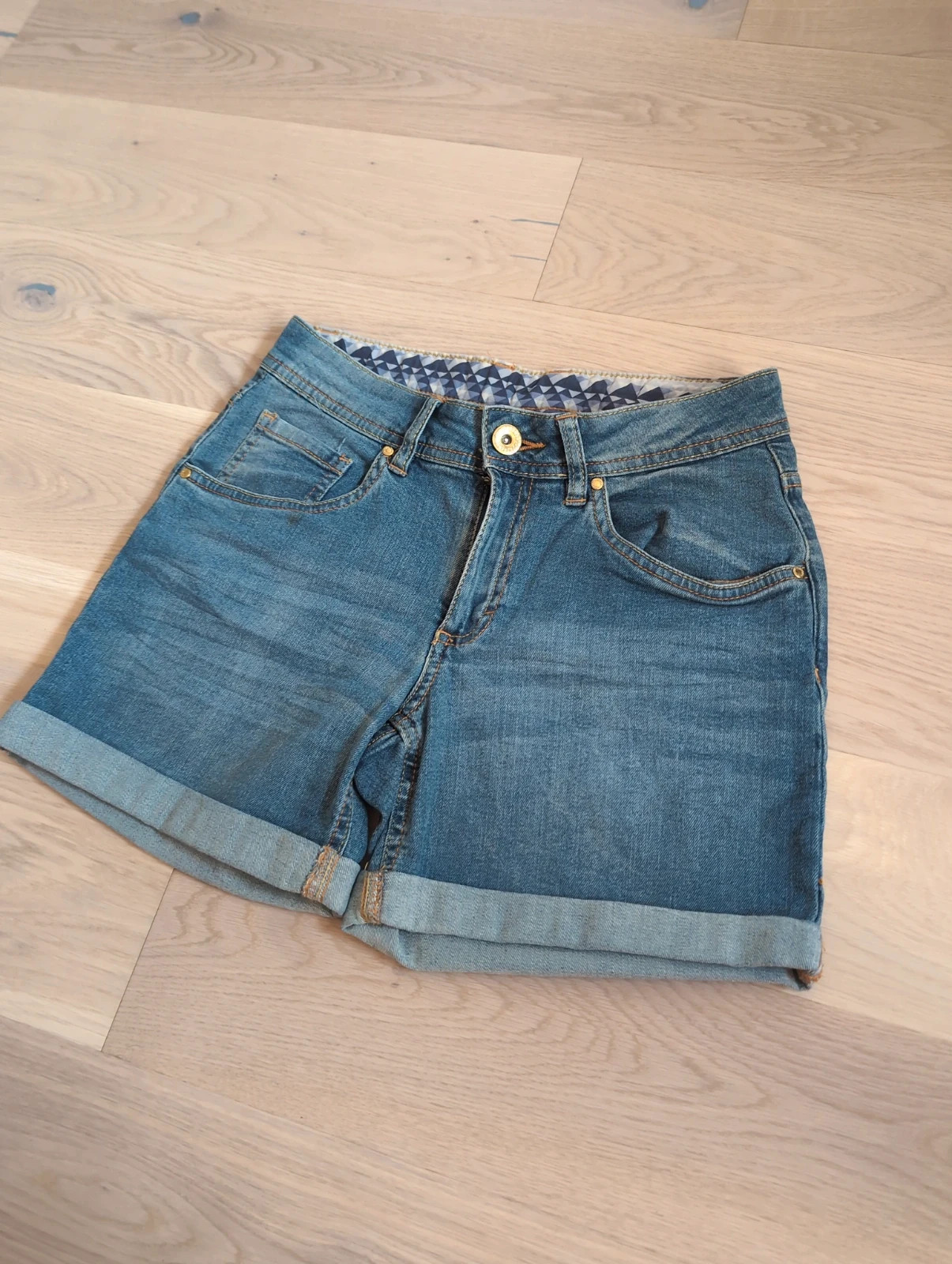 Short en jean ultra tendance – Esmara – Taille 36 – Style premium – Tendance – taille S / 36 / 8 5