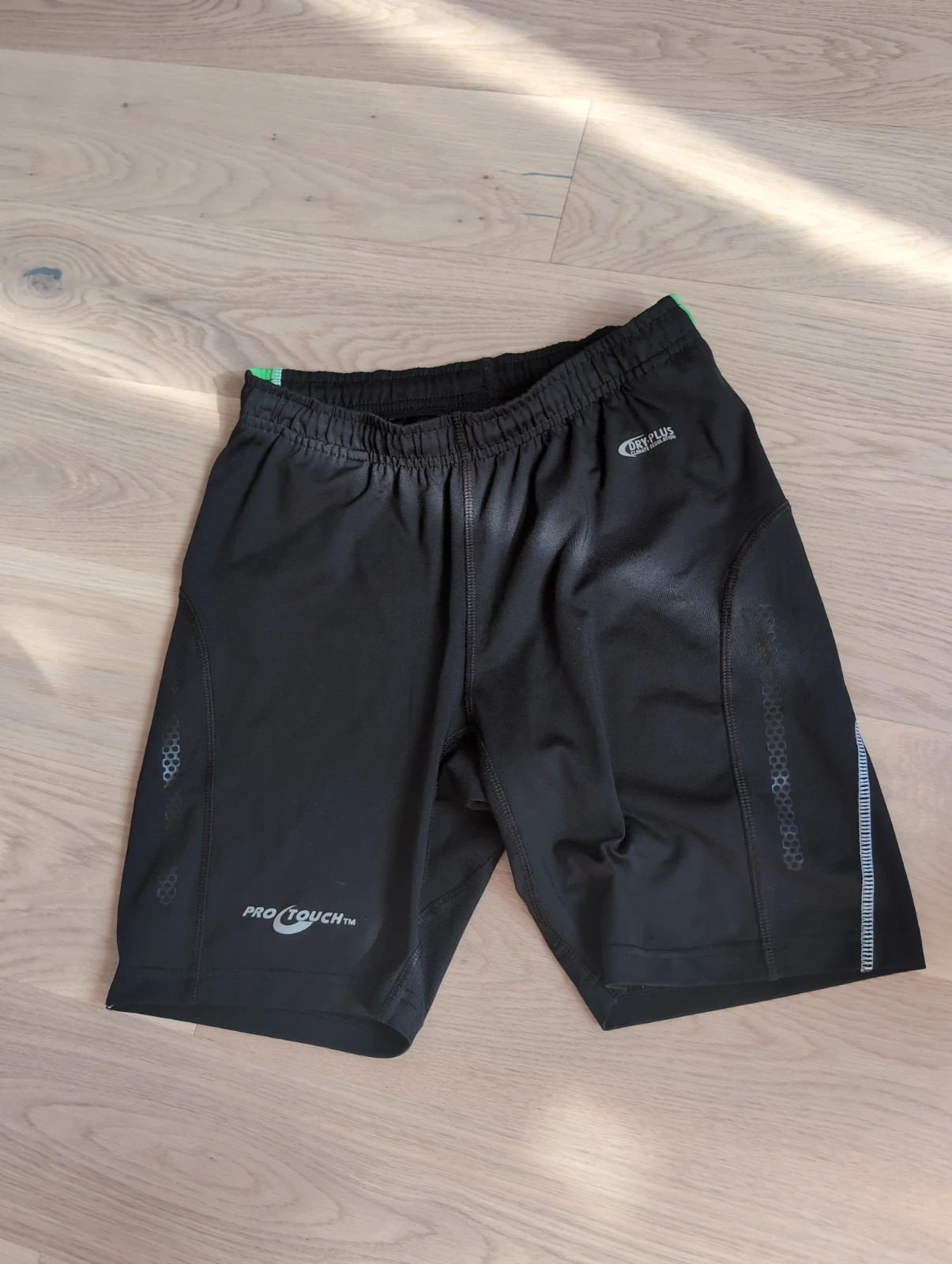 Short running Pro Touch noir – Taille 36 – Léger & respirant – Tendance – taille S / 36 / 8 2