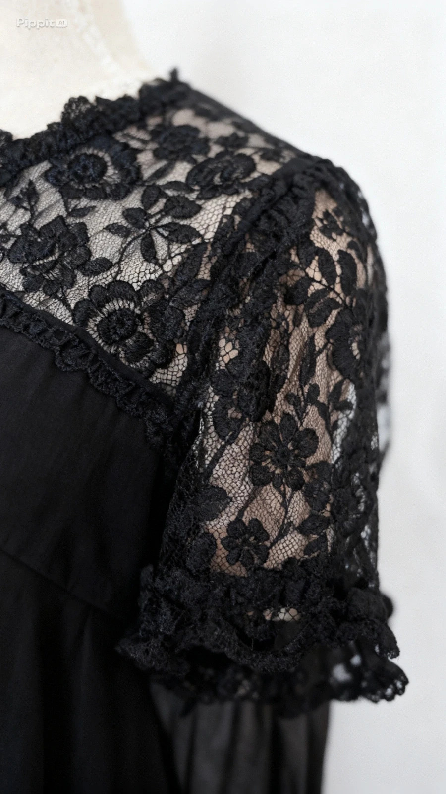 Robe noire dentelle chic Emma et Ella – Élégante & tendance – Taille S – Tendance – taille S / 36 / 8 2