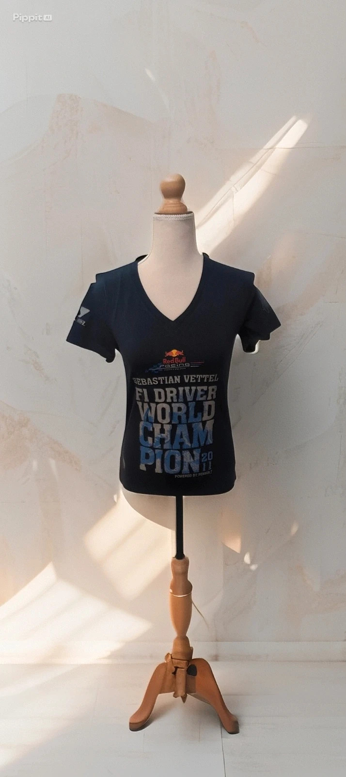 T-shirt Collector Red Bull Racing – Sebastian Vettel Champion du Monde F1 2011 – Red Bull – taille M / 38 / 10 3