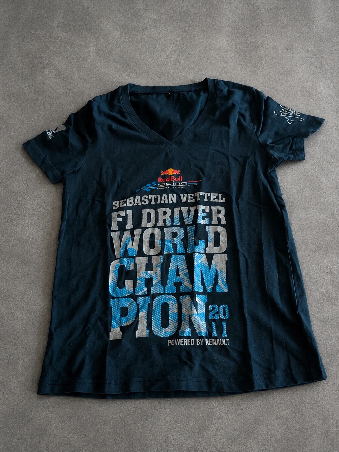 T-shirt Collector Red Bull Racing – Sebastian Vettel Champion du Monde F1 2011