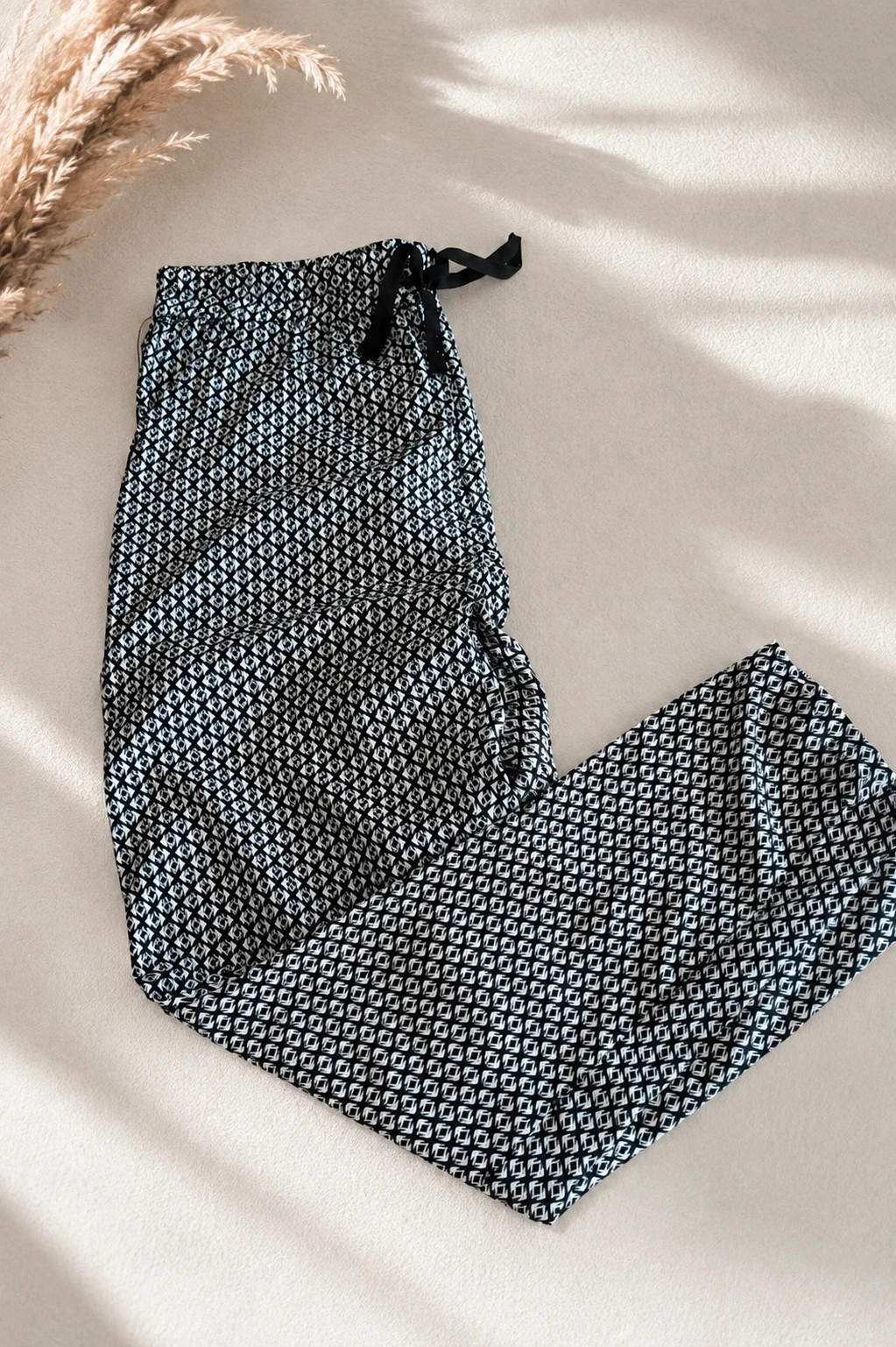 Pantalon fluide noir & blanc ultra tendance Parisienne • Taille M • Effet chic & comfy