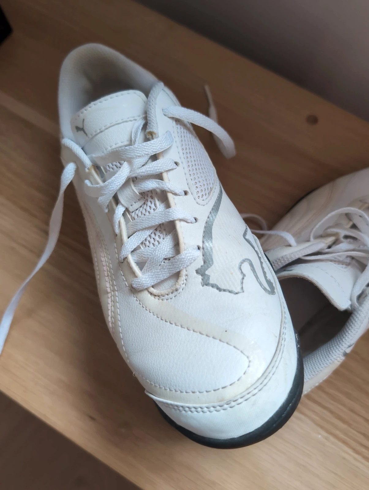 Puma cuir blanc T41 – sneakers élégantes, très bon état