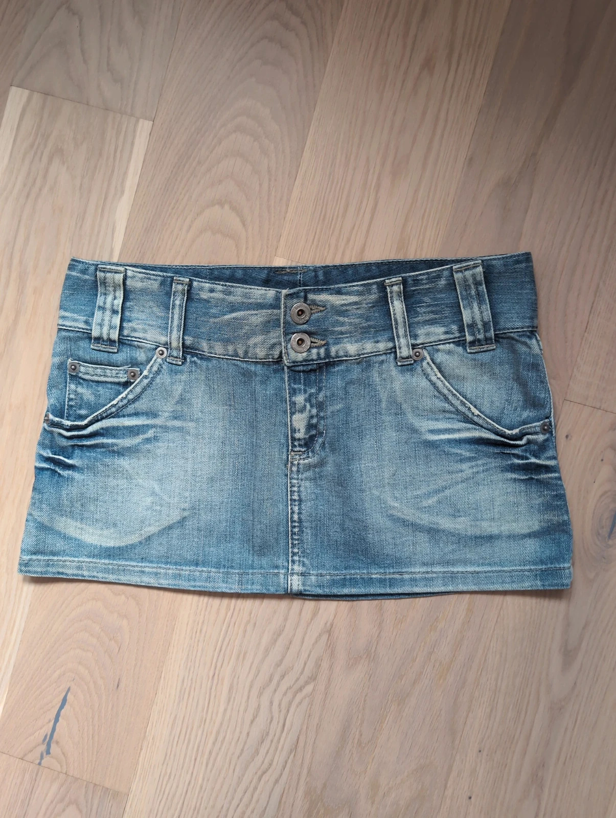 Mini jupe en jean Stradivarius Y2K - taille 36 – denim clair tendance – Stradivarius – taille 36 2