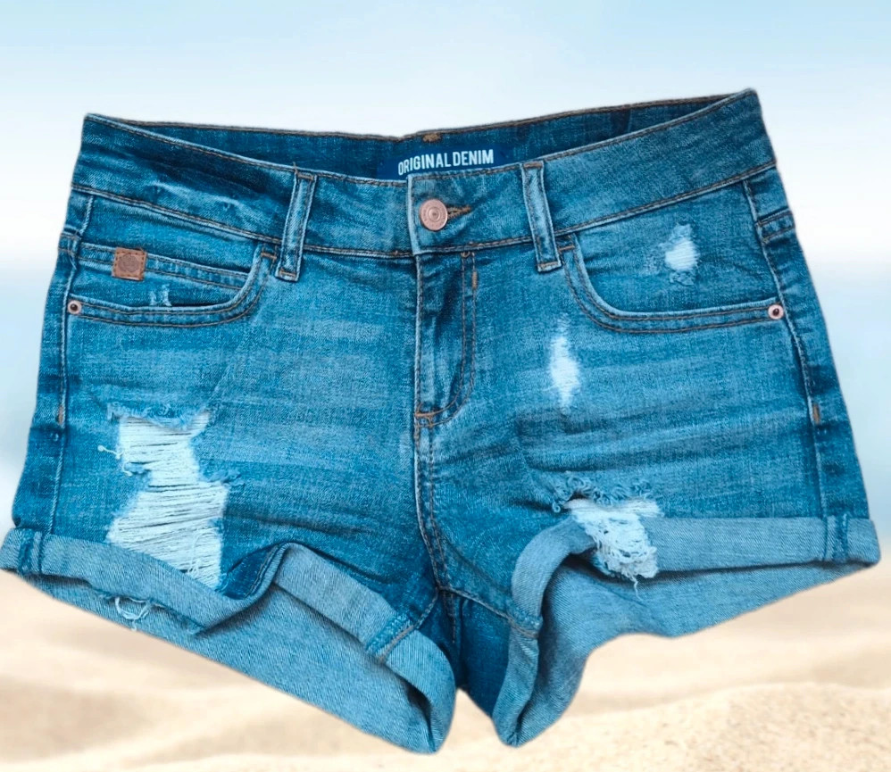 Short en jean tendance Jennyfer – Taille 36 Look casual chic