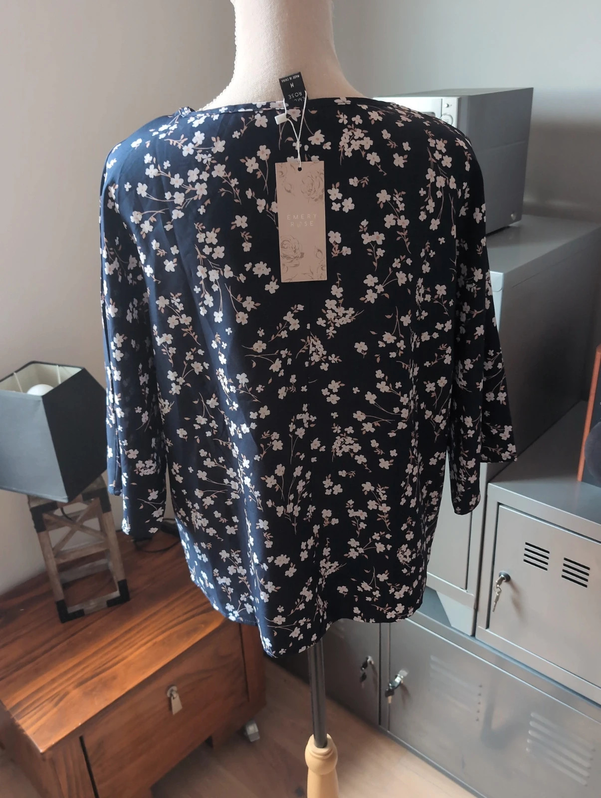 Haut fleuri décolleté en V oversize Emery Rose – Taille 38 Look casual chic – Emery rose – taille M 5