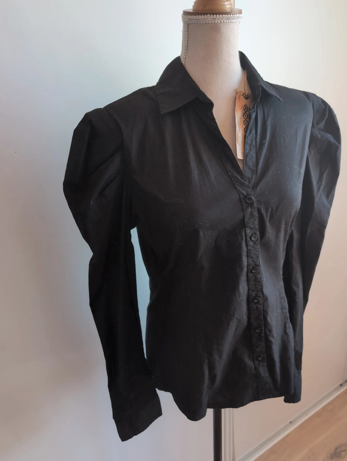 Chemise noire Bonobo épaules bouffantes chic et élégante - Taille L – Bonobo – taille L 2