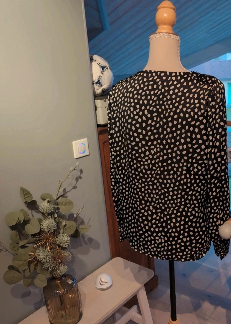 Blouse Camaïeu noire à pois blancs manches longues col V fluide chic – Taille L – Camaïeu – taille L 5