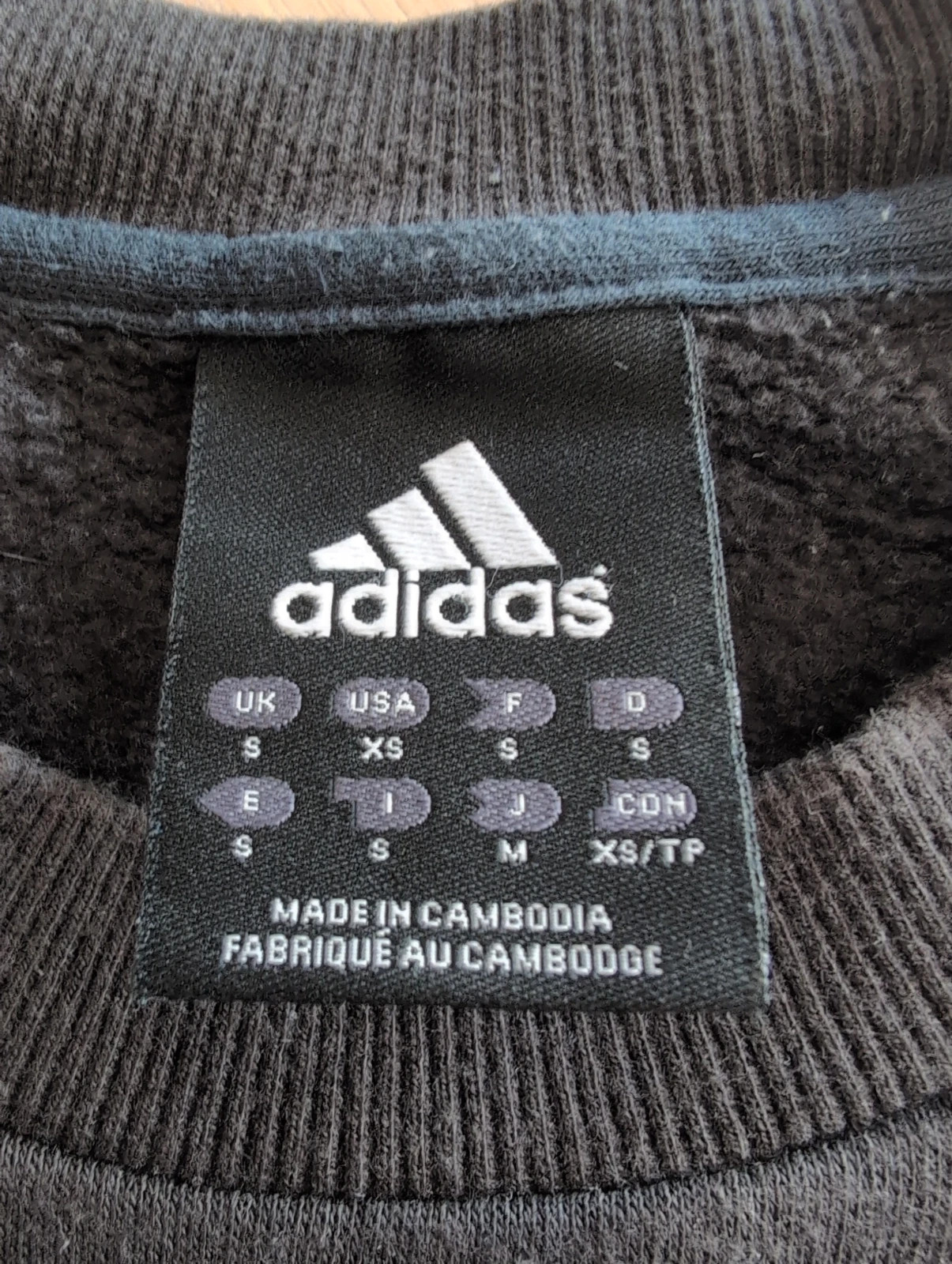 Sweat adidas vintage noir – Bandes blanches – Taille S – Très bon état – adidas – taille S 4