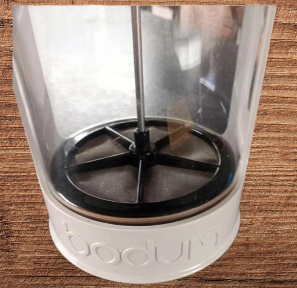 Cafetière à piston blanche - Bodum - capacité 1 litre - Neuf sans étiquette 🌹