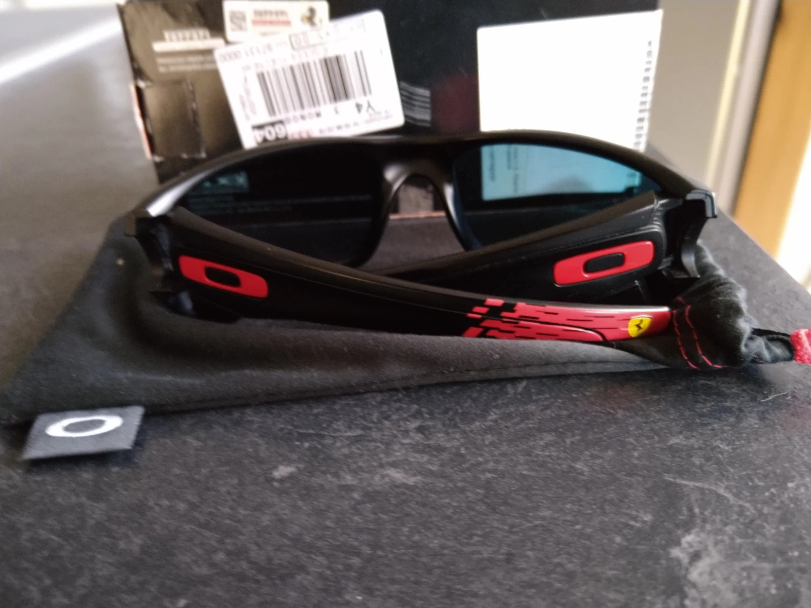 Lunettes de soleil Oakley Ferrari homme noir miroir rouge – Oakley 2