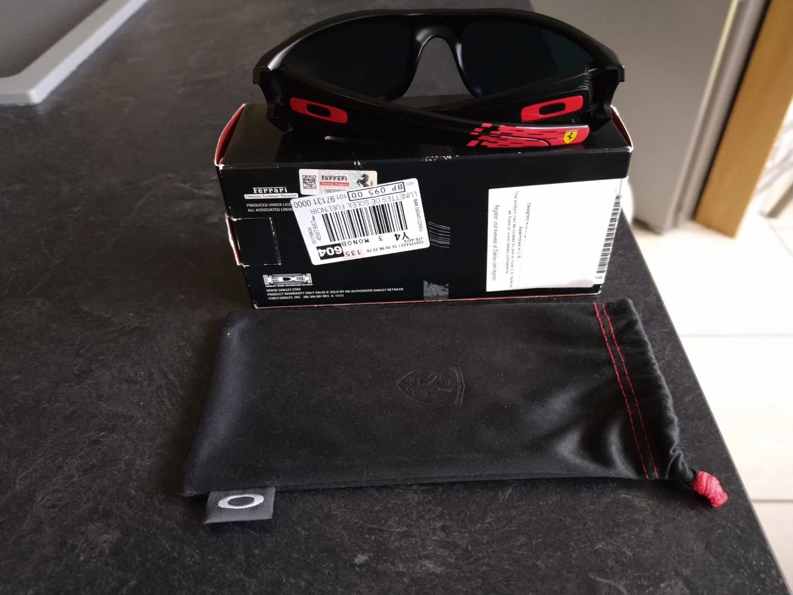Lunettes de soleil Oakley Ferrari homme noir miroir rouge – Oakley 3