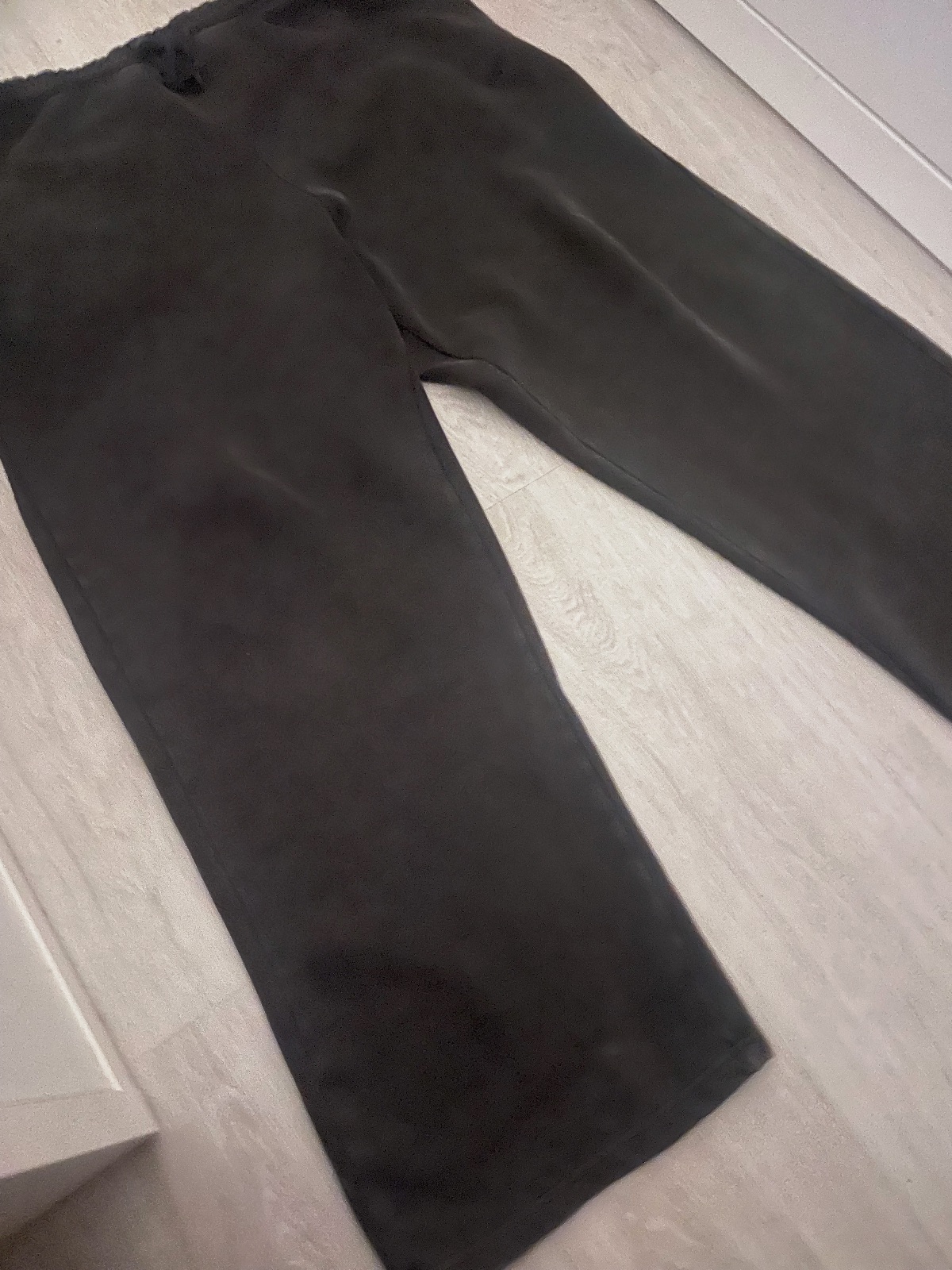 Pantalon de jogging Synworld noir ample – Synworld – taille L 2