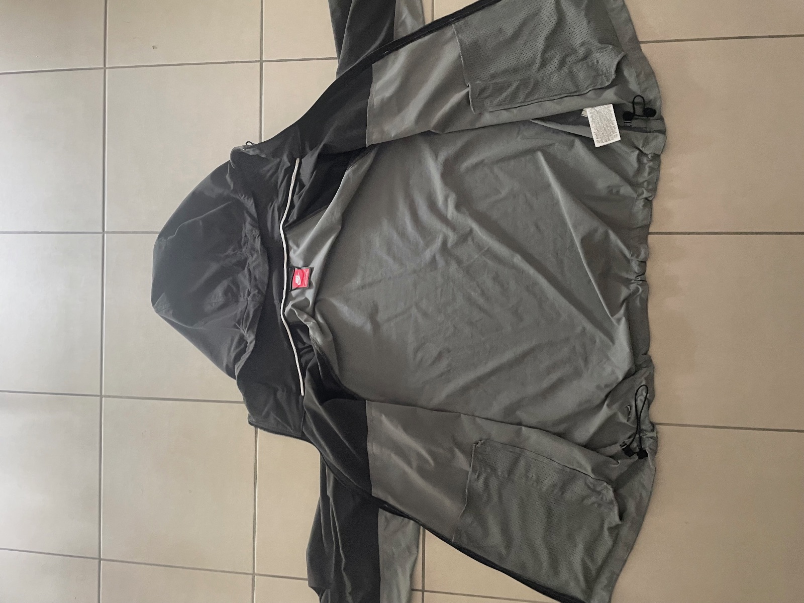 Veste coupe-vent à capuche Nike – Nike – taille S 5