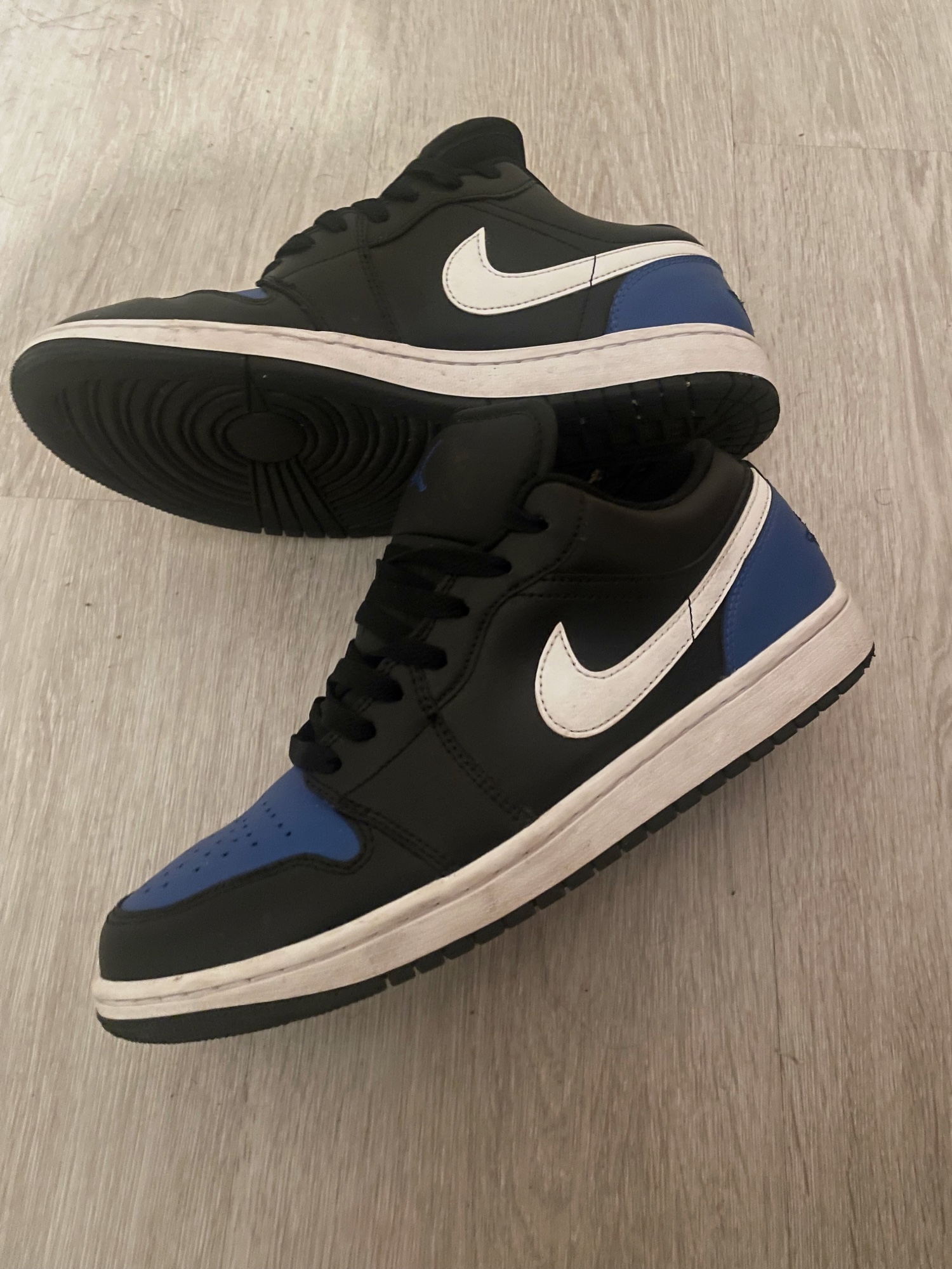 Baskets Nike Air Jordan 1 Low taille 43