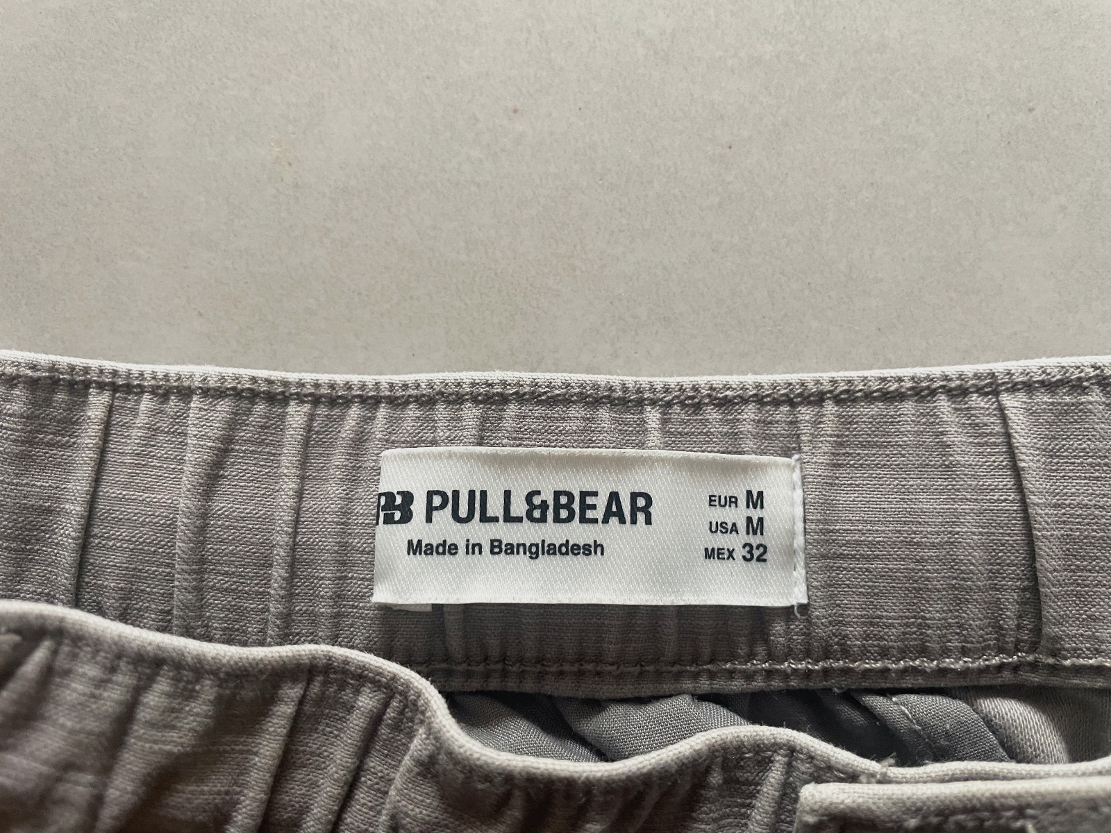 Pantalon cargo Pull & Bear gris taille M – Pull & Bear – taille M 2