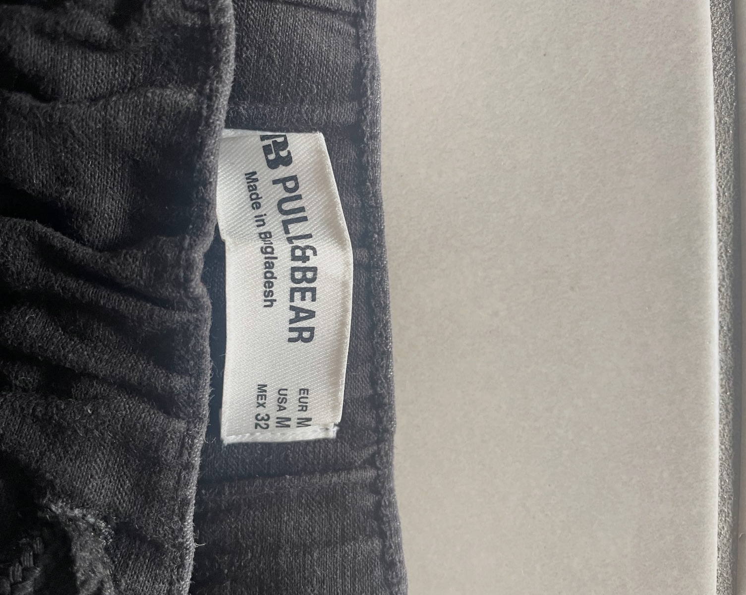 Pantalon cargo noir Pull&Bear taille M – Pull&Bear – taille M 2