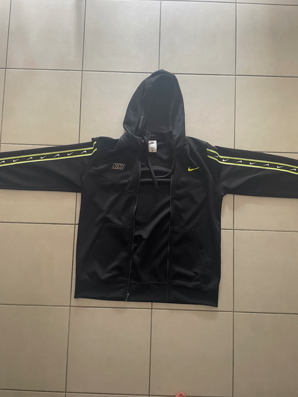Veste de survêtement à capuche Nike noire – Nike – taille M 2