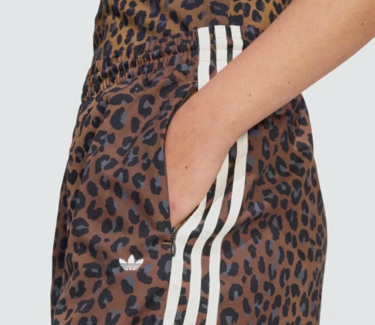 Pantalon adidas large leopard – Adidas – taille 36 3