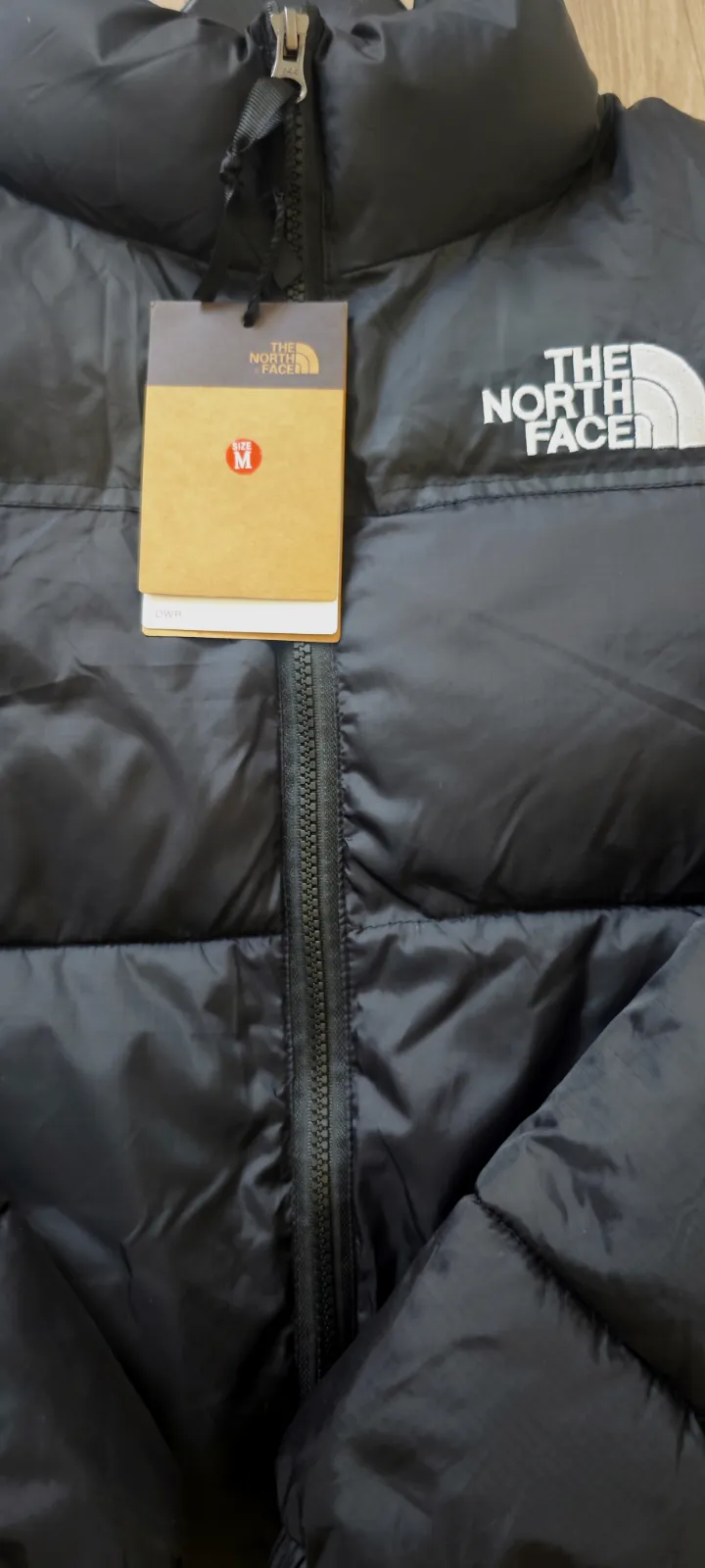 The North Face Nuptse 700 Noir – M – Neuve avec étiquettes – The North Face – taille M 7