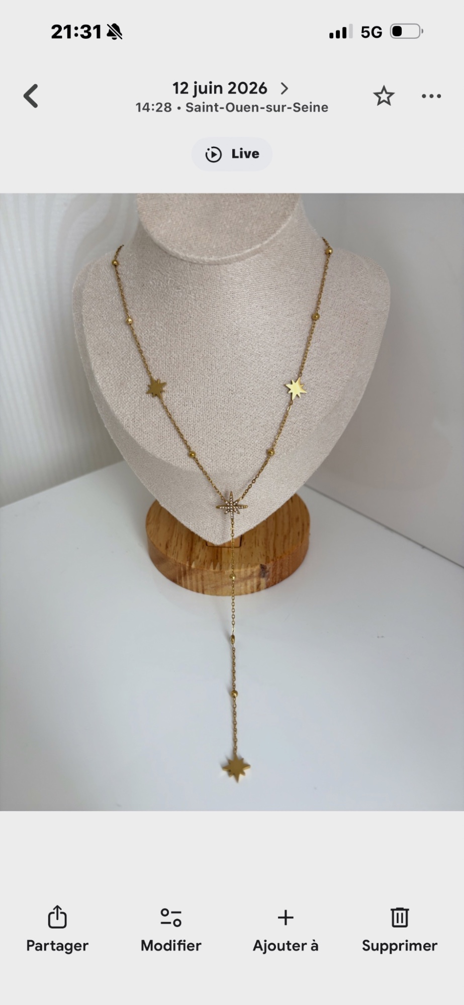 Collier cravate doré à motifs étoiles