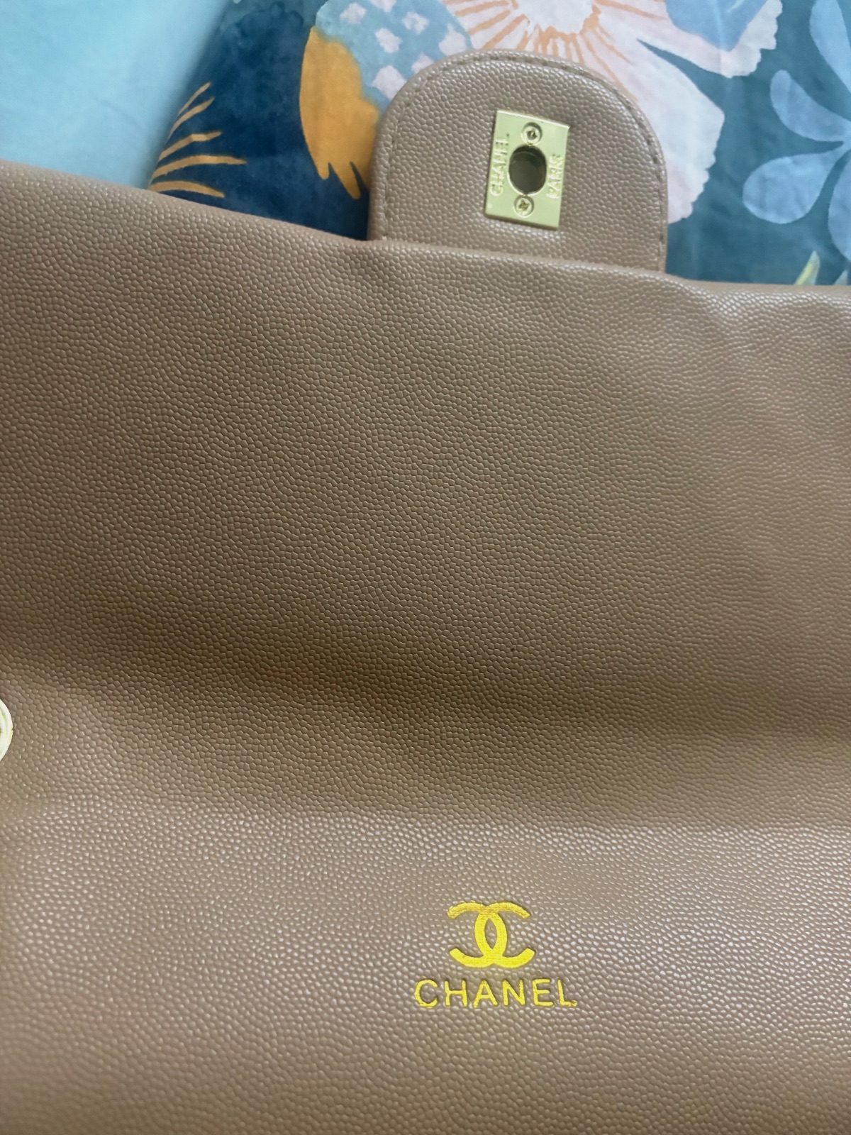 Sac bandoulière matelassé marron camel à chaîne – Chanel – taille Taille unique 4