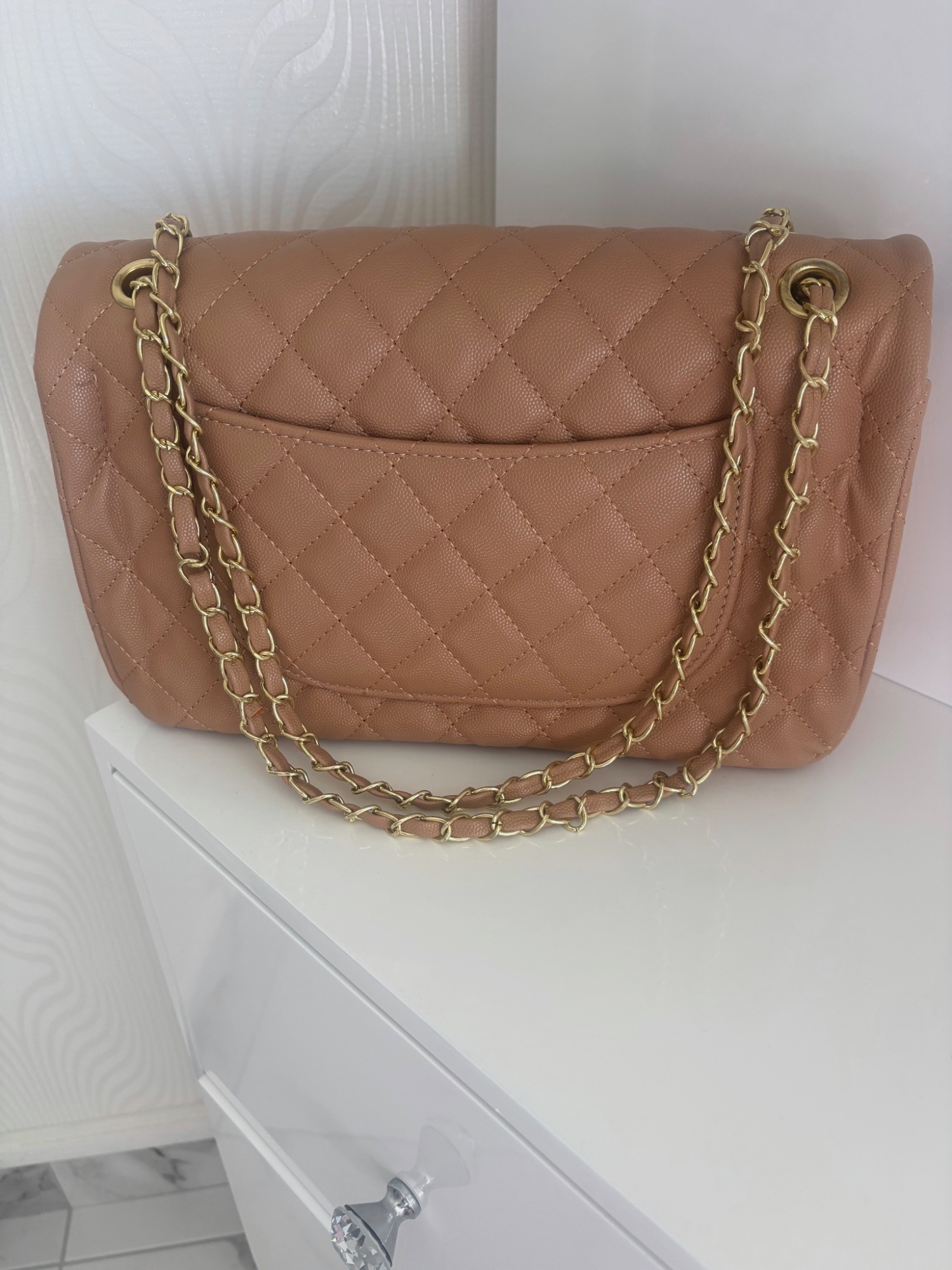 Sac bandoulière matelassé marron camel à chaîne – Chanel – taille Taille unique