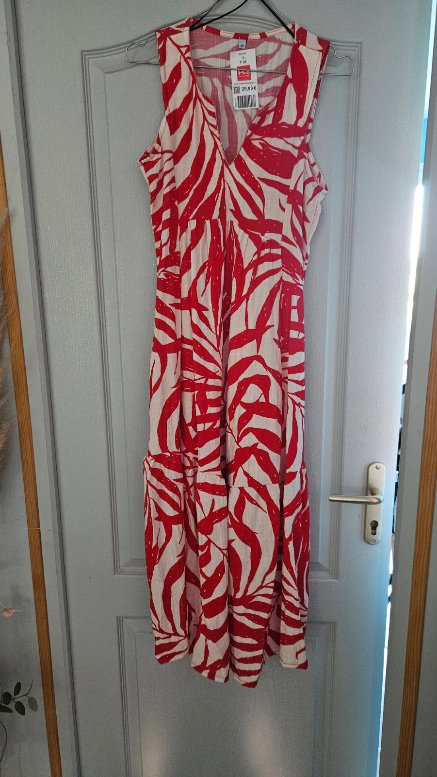 Robe neuve imprimé feuille rouge