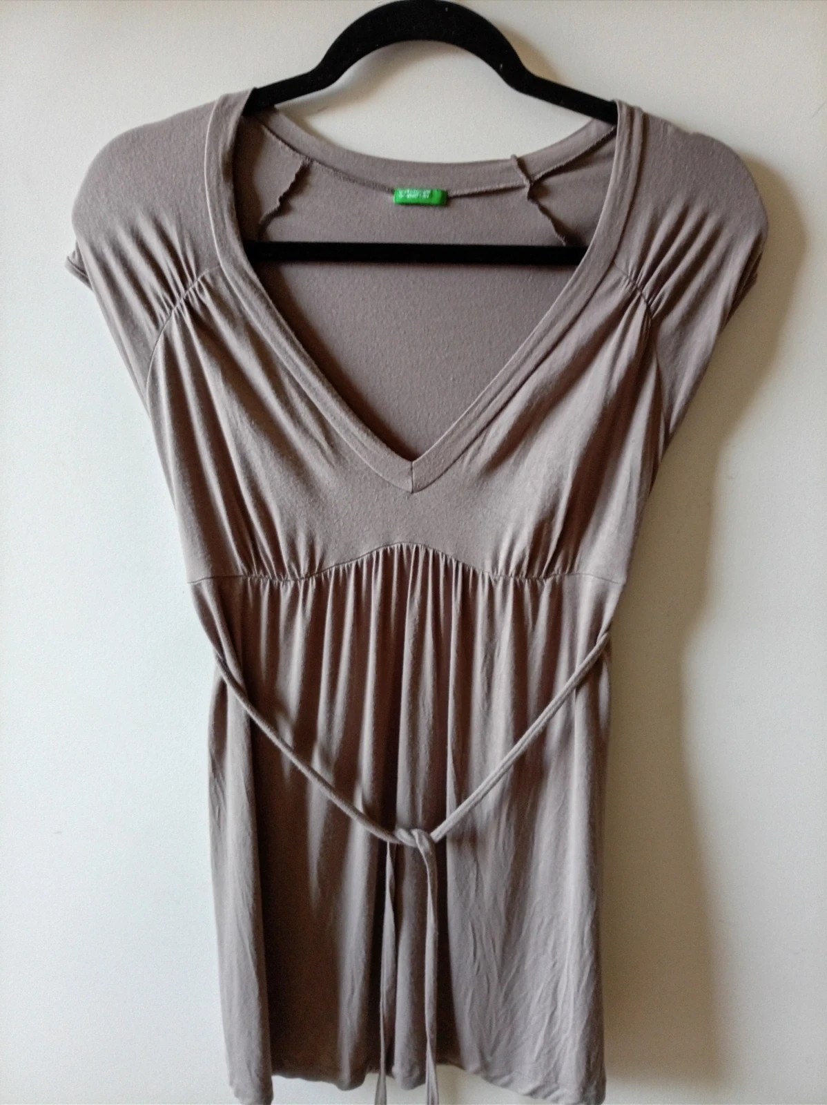 Camiseta Benetton escote V manga corta topo marrón topo beige oscuro M – United Colors of Benetton – taille M / 38 / 10 2