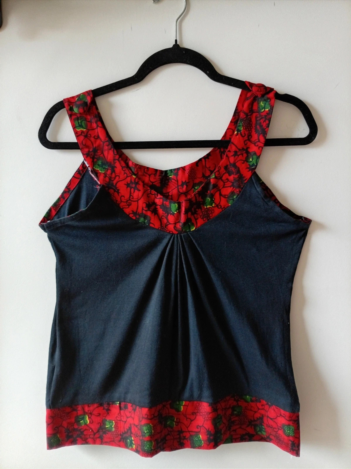 Top tirantes senegal estampado etnico afro wax negro rojo Talla S M – made in Sénégal – taille M / 38 / 10