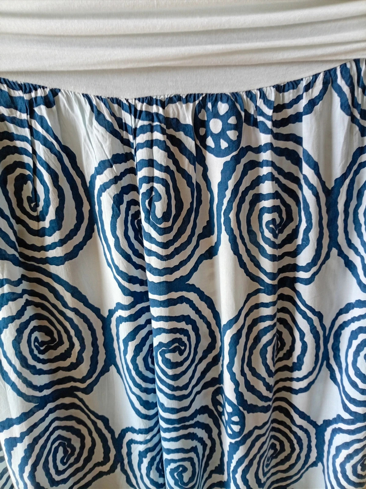 Pantalón bombacho harem estampado espirales azul blanco viscosa hecho en italia Talla Única – M-Made in Italy – taille Taille unique 2