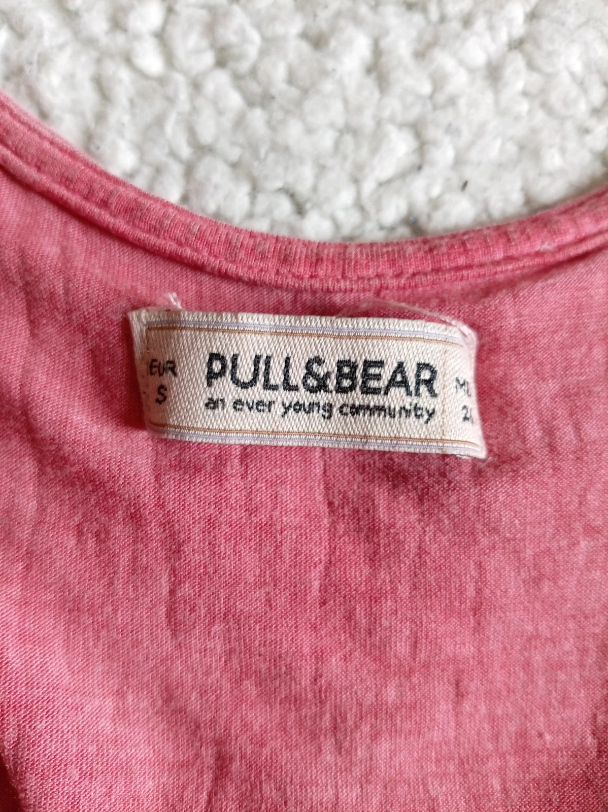 Camiseta pull and bear roja desgastada americana Tachuelas vintage size s – Pull & Bear – taille S / 36 / 8 5