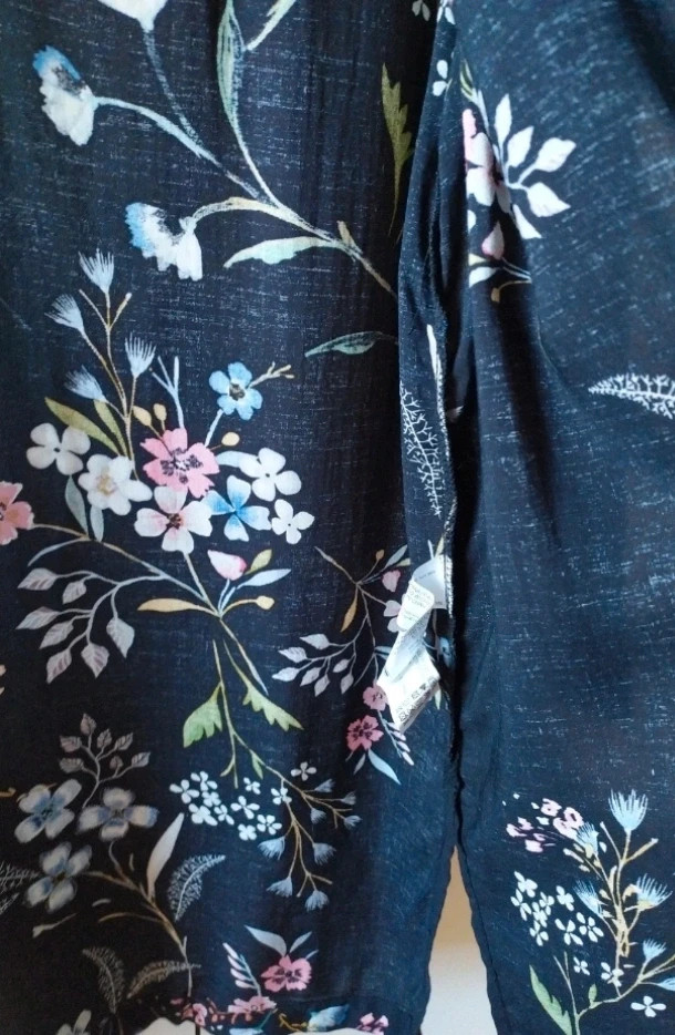 Camisa fluida estampada floral chemisier fleurs Stradivarius floral shirt Talla M 38 – Stradivarius – taille M / 38 / 10 4