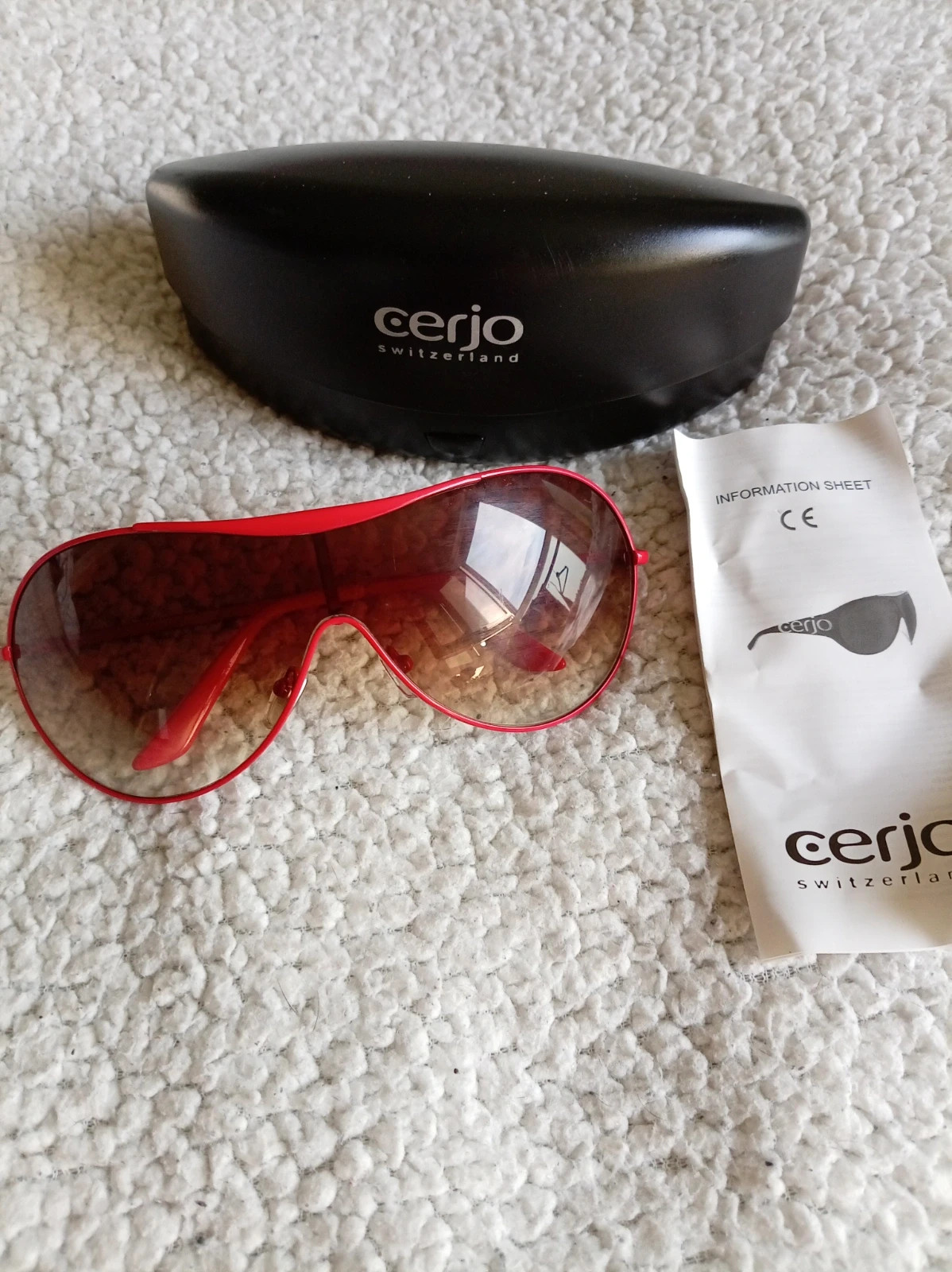 Gafas de sol Cerjo Switzerland vintage sunglasses red Y2K Unisex aviator shield One Size