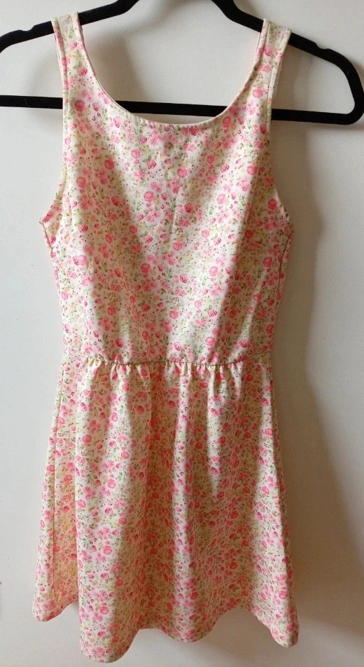 Vestido Bershka M floral flores rosa summer dress boho – Bershka – taille M / 38 / 10
