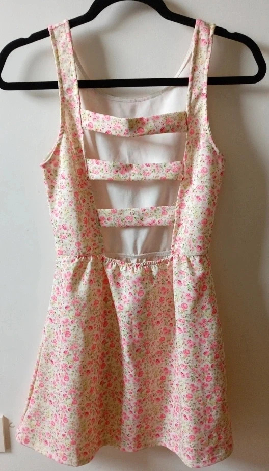 Vestido Bershka M floral flores rosa summer dress boho – Bershka – taille M / 38 / 10 2