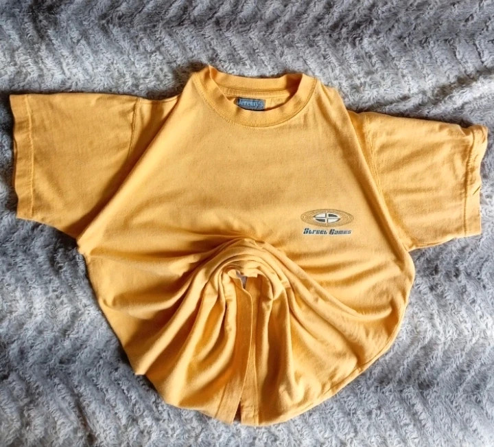 Camiseta Vintage Street Games Amarilla S / XS Skate Y2K Graphic Tee – Jeremy's – taille S / 36 / 8 2