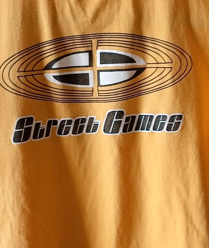 Camiseta Vintage Street Games Amarilla S / XS Skate Y2K Graphic Tee – Jeremy's – taille S / 36 / 8 3