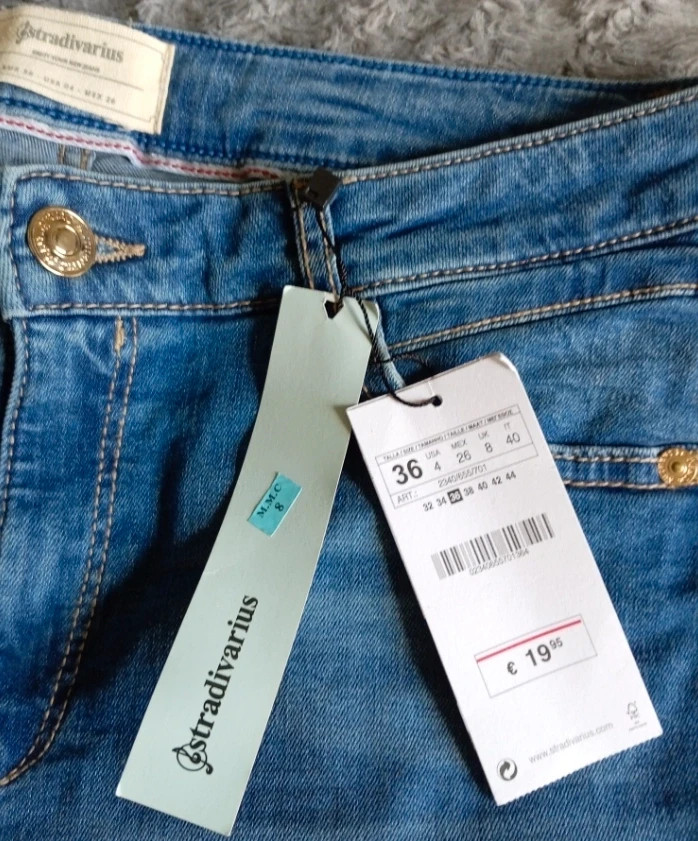 Stradivarius Denim Shorts - Jeans Cortos Talla 36 / S Nuevo con Etiqueta – Stradivarius – taille S / 36 / 8 4