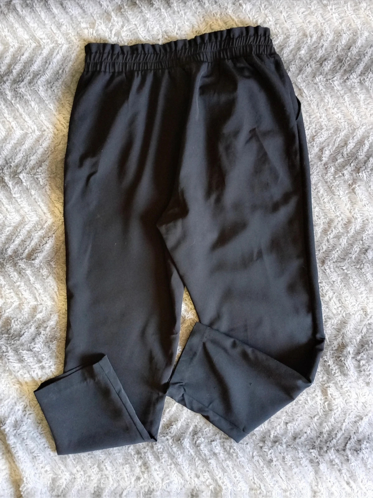 Pantalón Stradivarius Paperbag negro satiné / Black elastic high waist trouser L – Stradivarius – taille L / 40 / 12 2