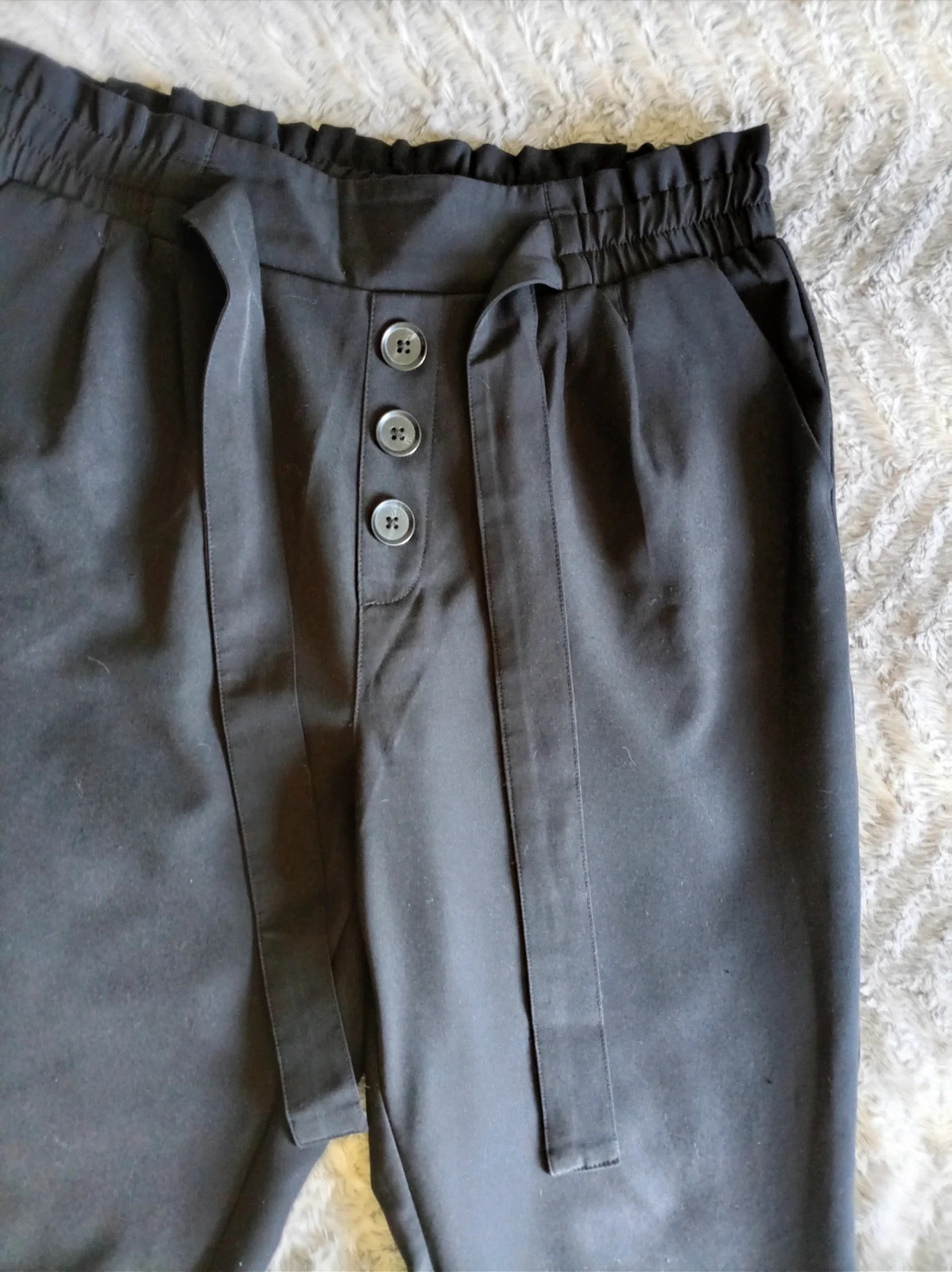 Pantalón Stradivarius Paperbag negro satiné / Black elastic high waist trouser L – Stradivarius – taille L / 40 / 12 3