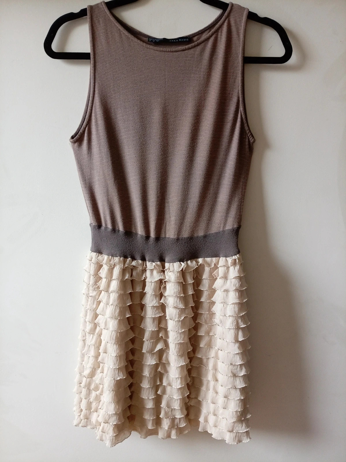 Zara Basic Ruffle Dress / Vestido Volantes Marrón M – Zara – taille M / 38 / 10