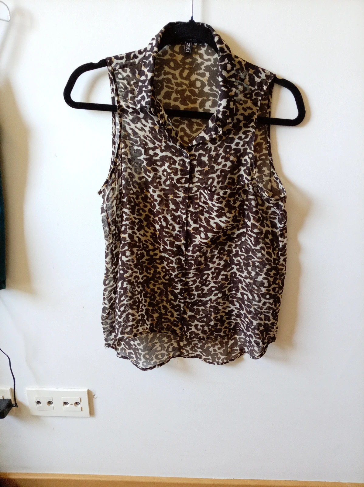 Bershka Camisa Leopard Print Sleeveless Animal Pattern Shirt M Muy buen estado – Bershka – taille M / 38 / 10 4