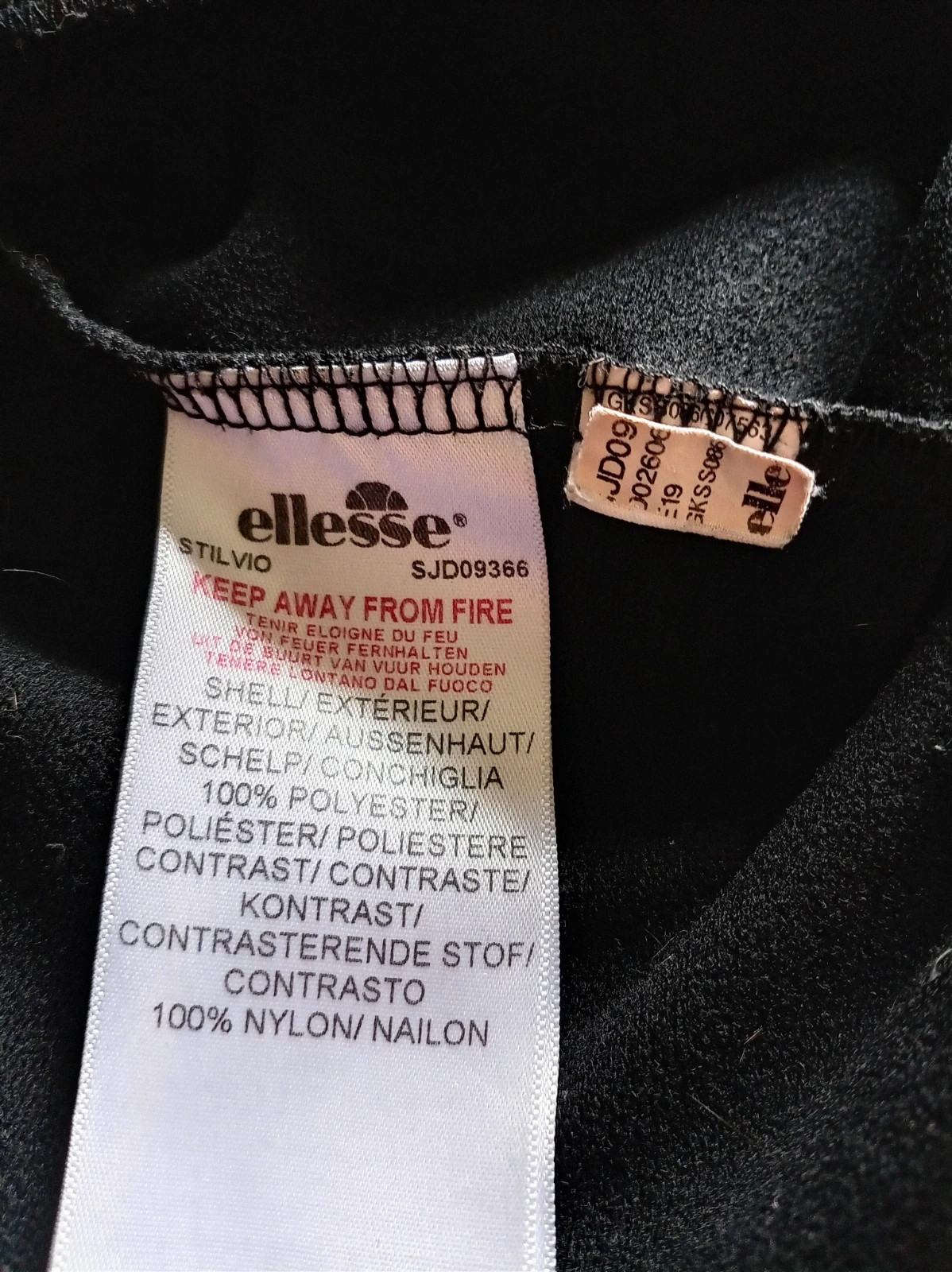 Chaqueta Ellesse Negra Unisex con Capucha (XS) – Ellesse – taille XS 4