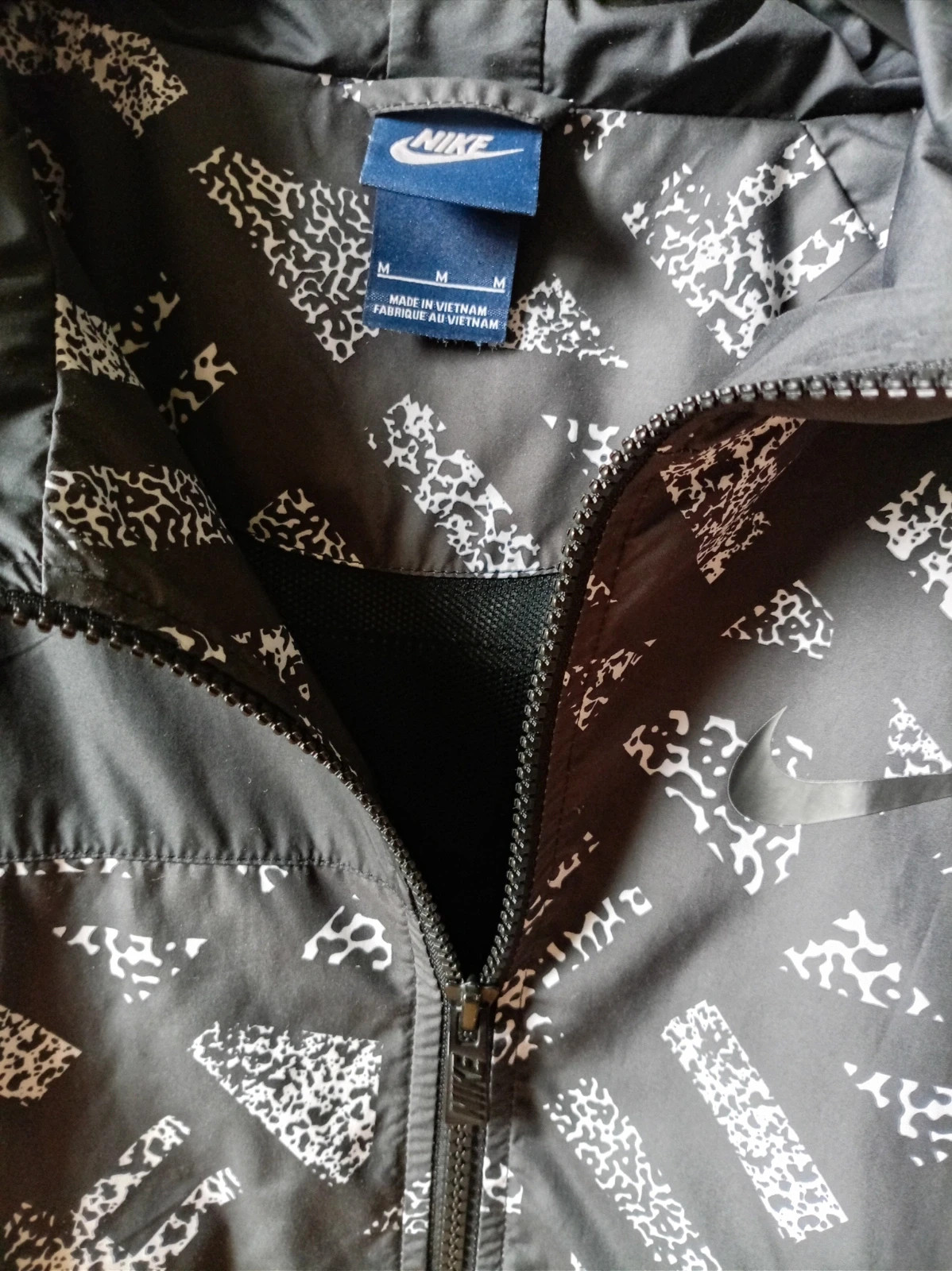 Cortavientos Nike – Talla M – Estampado Geométrico – Nike – taille M / 38 / 10 4