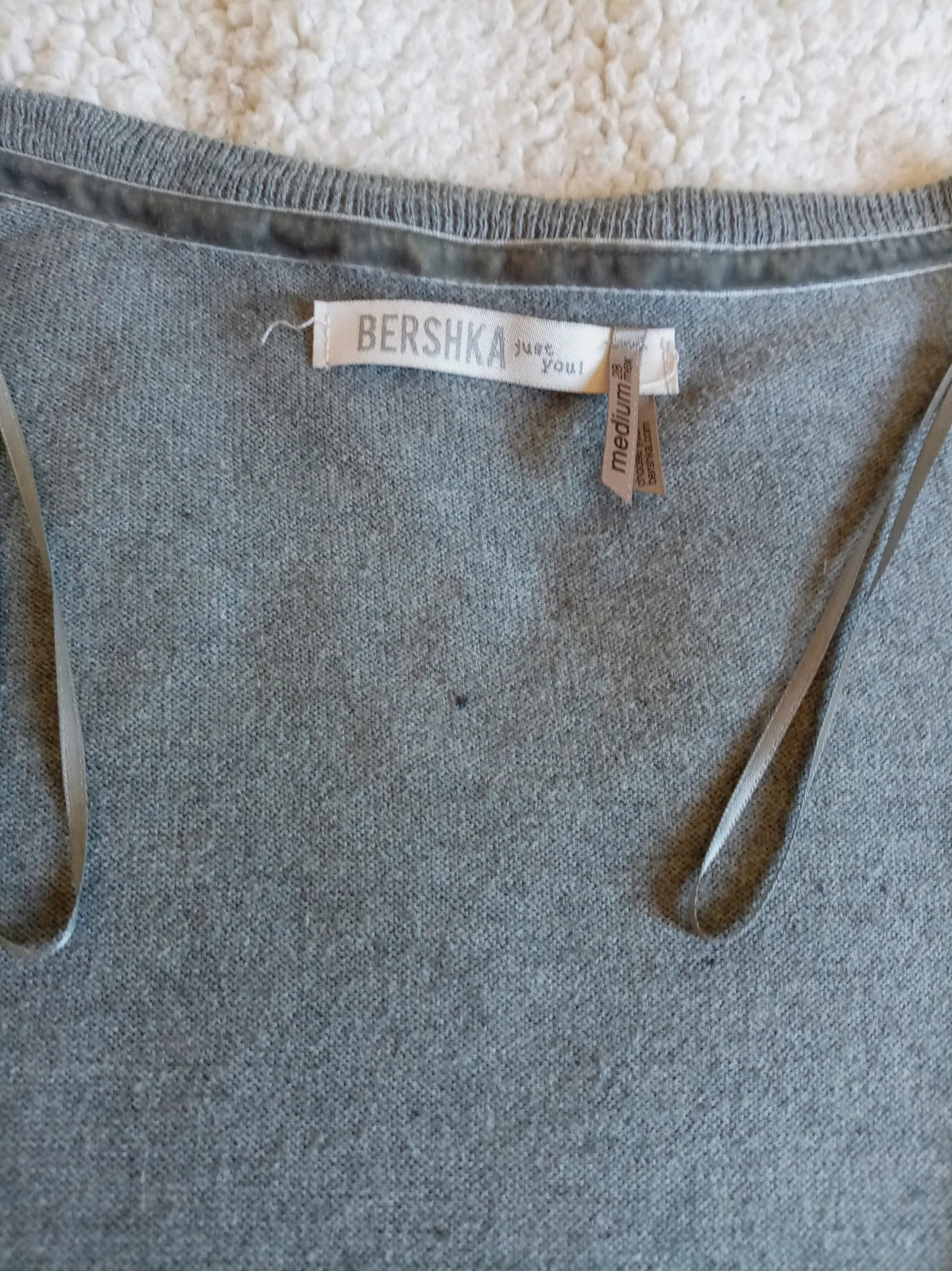 Rebeca larga gris Bershka con coderas talla M – Bershka – taille M / 38 / 10 3
